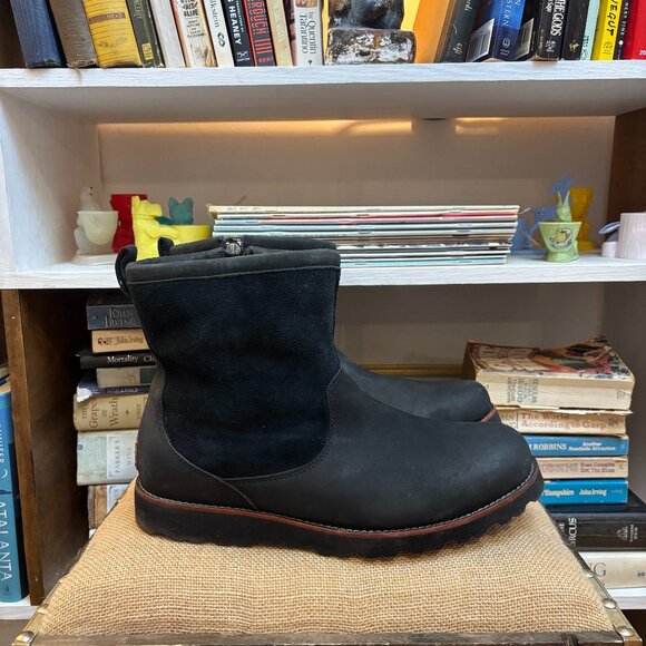 UGG MEN HENDREN WATERPROOF LEATHER BOOTS - Picture 1 of 7